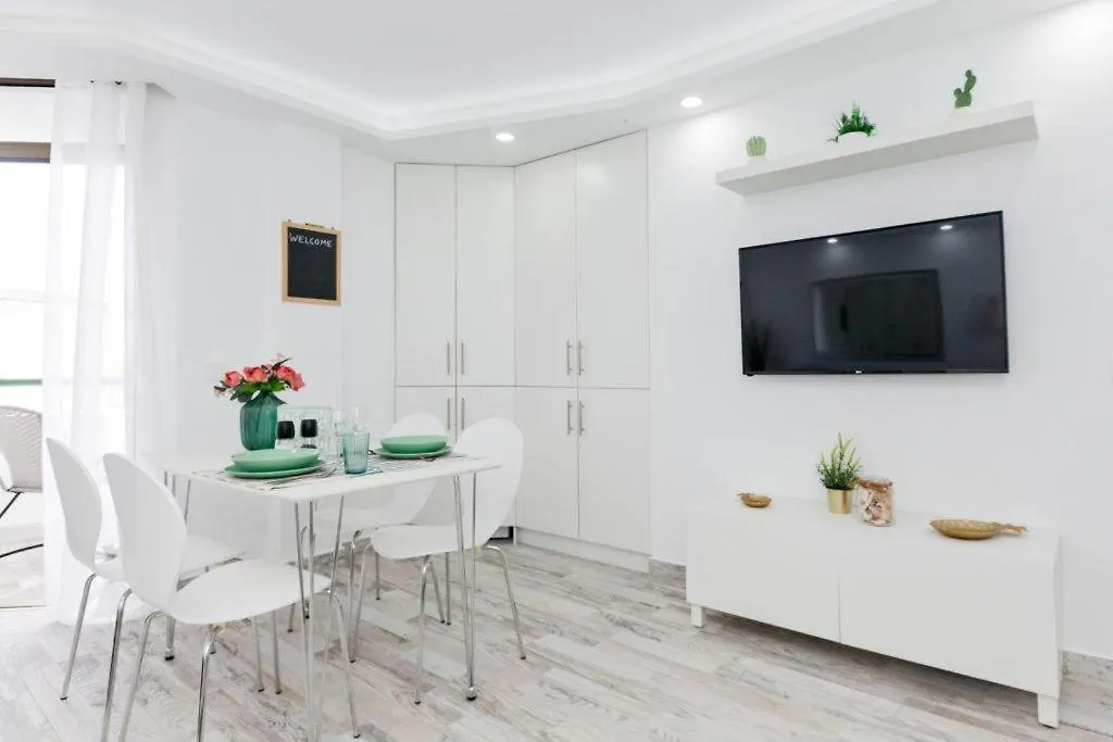 Summerland Charming Apartment Arona